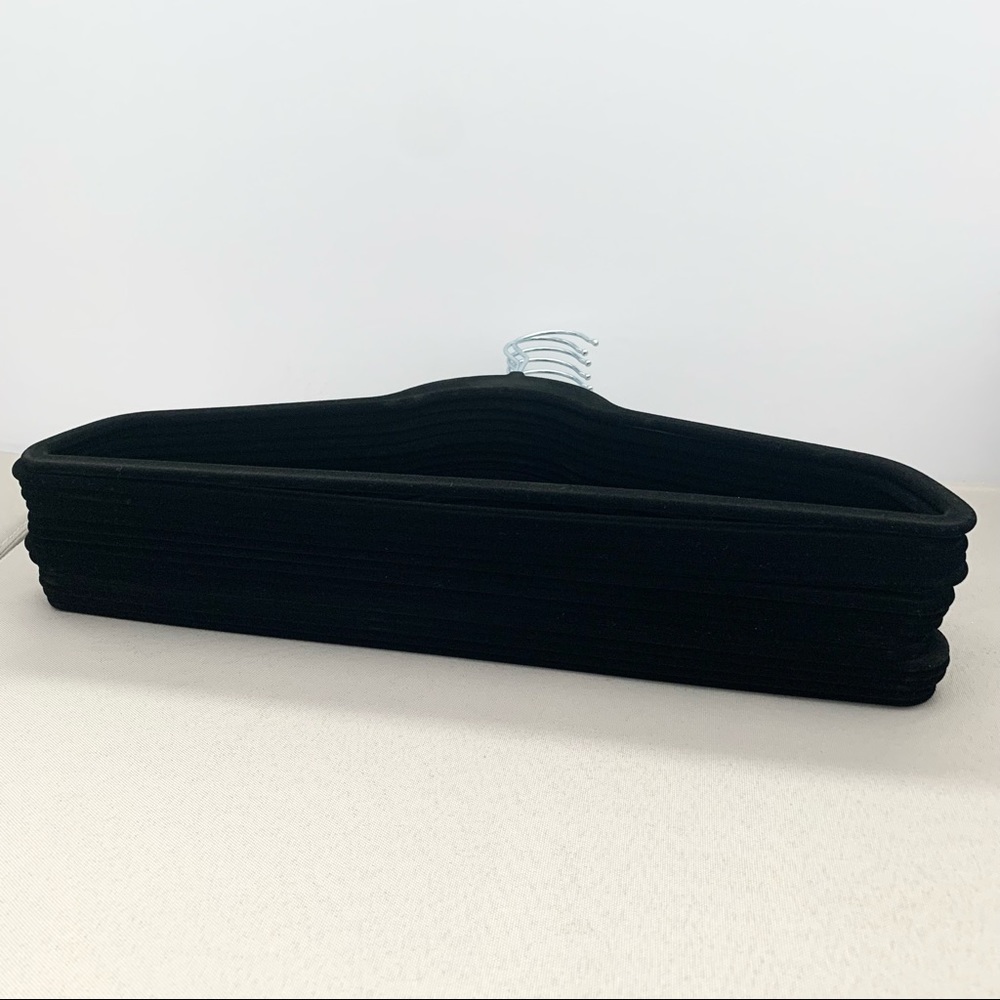 NWOT velvet hangers 15 - Picture 2 of 6